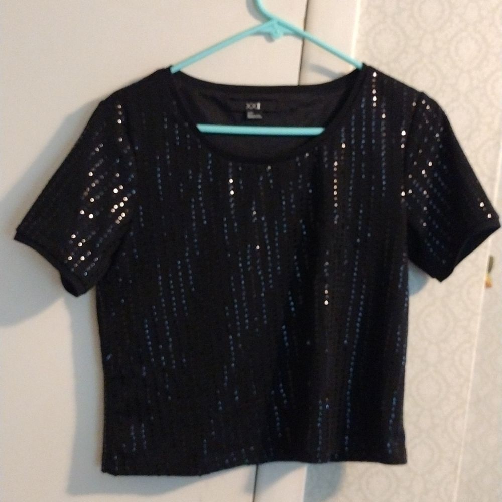 Forever 21 sequined black t shirt